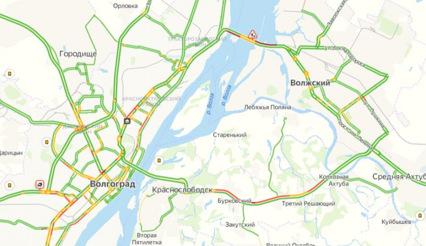 В первый рабочий день после майских каникул Волгоград и подъездные дороги застыли в пробках