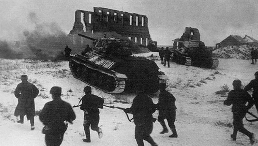 29 ноября 1942 года – под Сталинградом наши войска, преодолевая сопротивление противника и отражая его контратаки, продолжают продвигаться вперёд