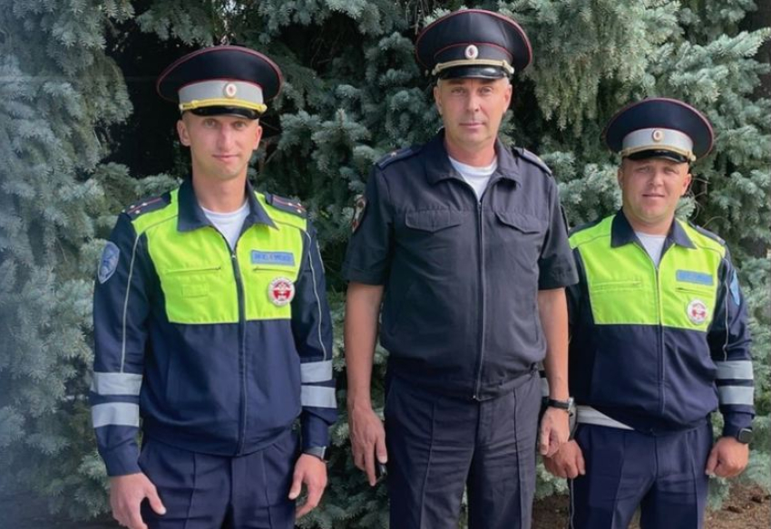Потерявшему сознание волгоградскому водителю спасли жизнь инспекторы ГАИ