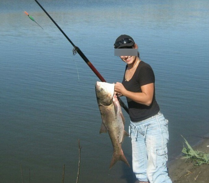 Волгоградские девушки хвастаются в соцсетях пойманной рыбой