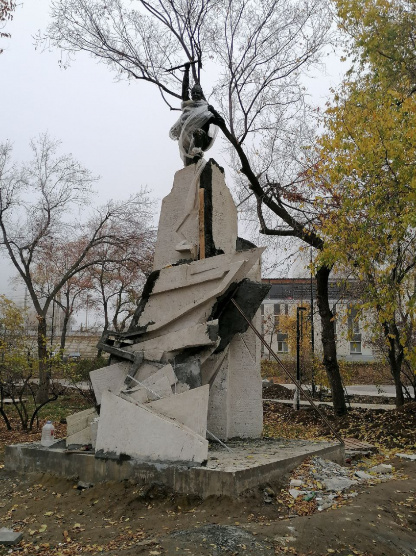 В Волгограде стали известны спонсоры противоречивого памятника упрямству