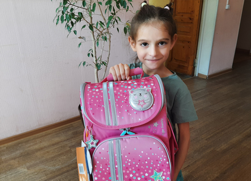 Российский Детский фонд помог ребятам из Донбаса собраться в школу