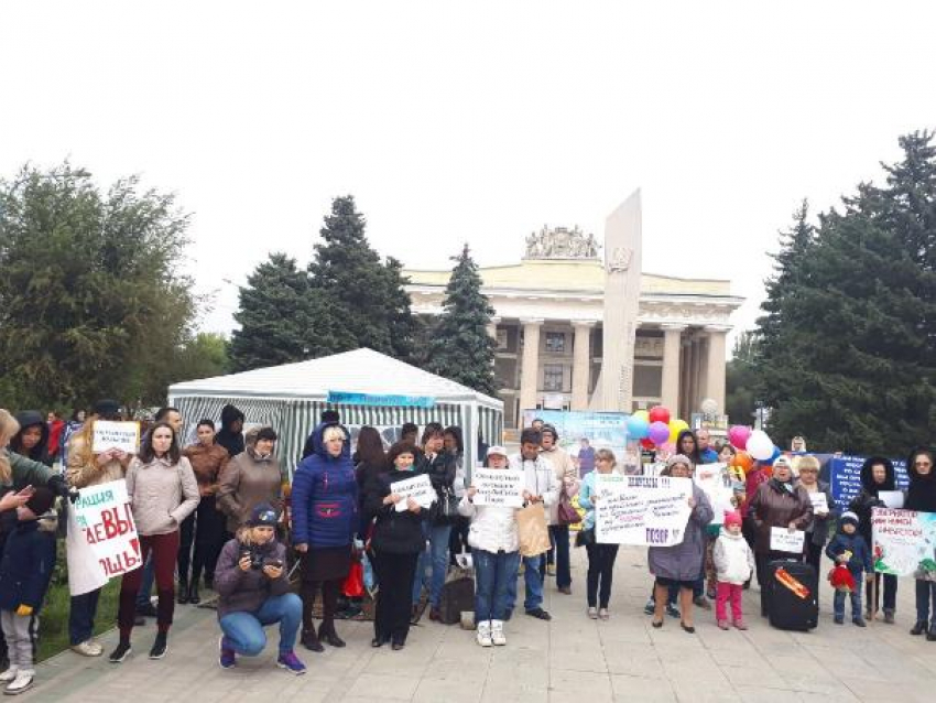 Обманутые дольщики обвинили губернатора в своих бедах