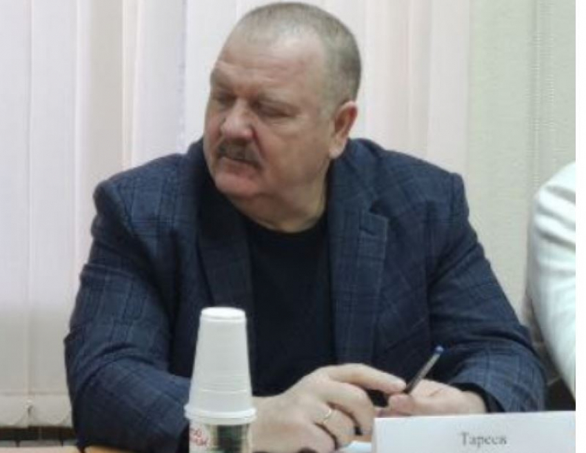 Подсудимый экс-замглавы Котово Борис Тареев заключил контракт с Минобороны