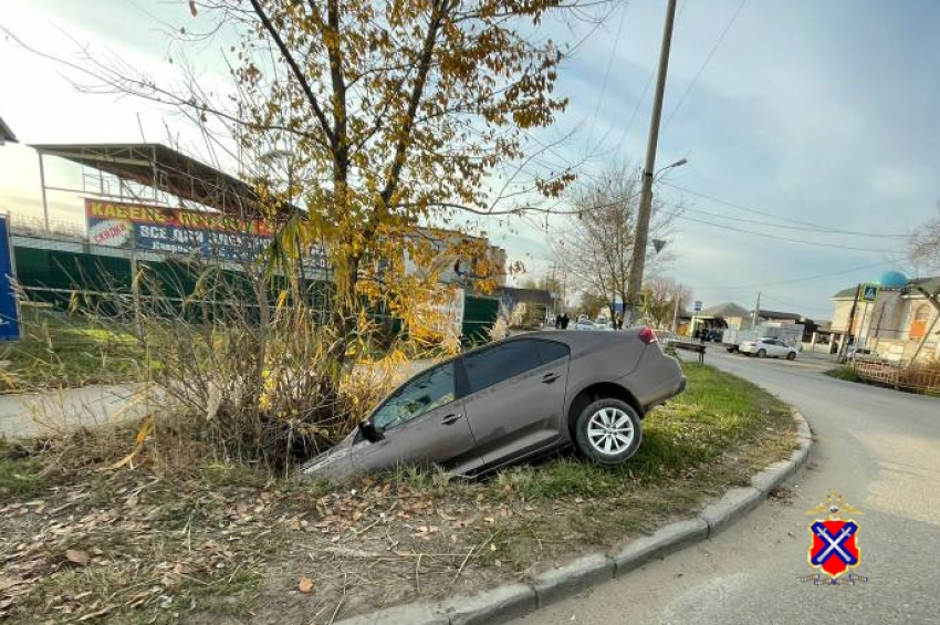 Волгоградец притопил свое авто в сливной яме