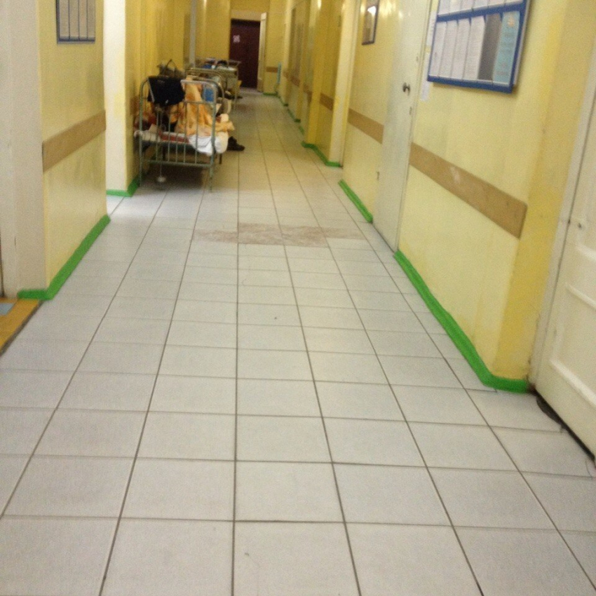 В Волгоградской больнице №7 люди пролежали 3 часа рядом с трупом