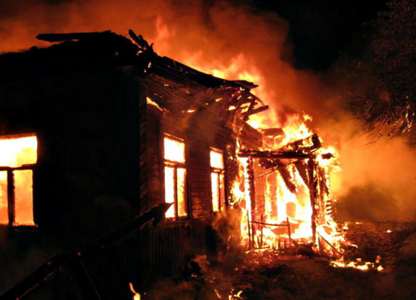 Трое детей заживо сгорели при пожаре в Волгоградской области