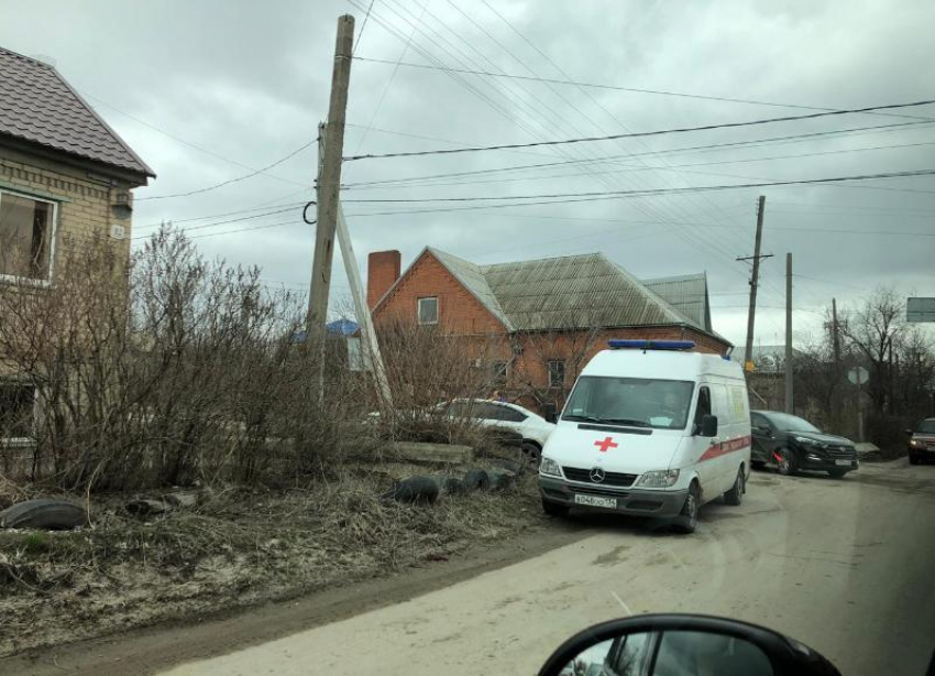 Водитель «ВАЗ» не поделил дорогу с иномаркой на злополучном перекрестке в Волгограде
