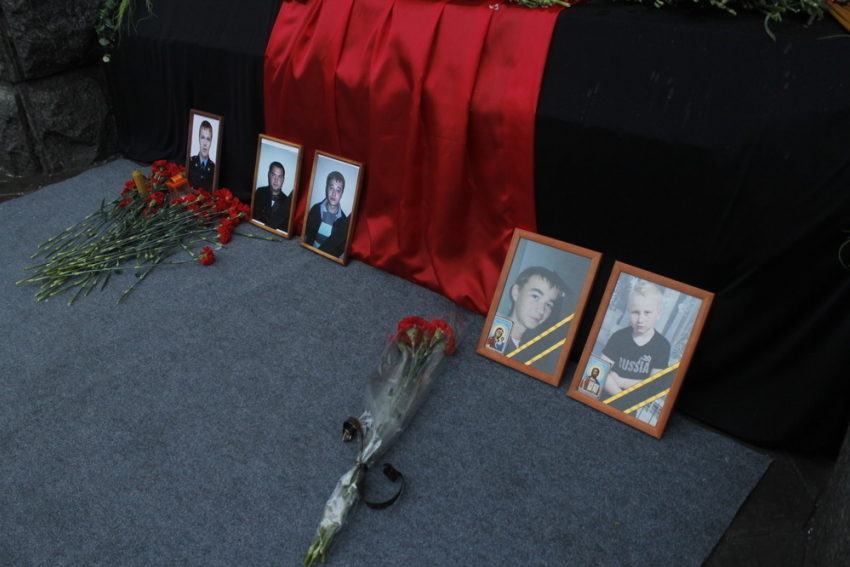 В Волгоградской консерватории почтили память о жертвах прошлогодних терактов