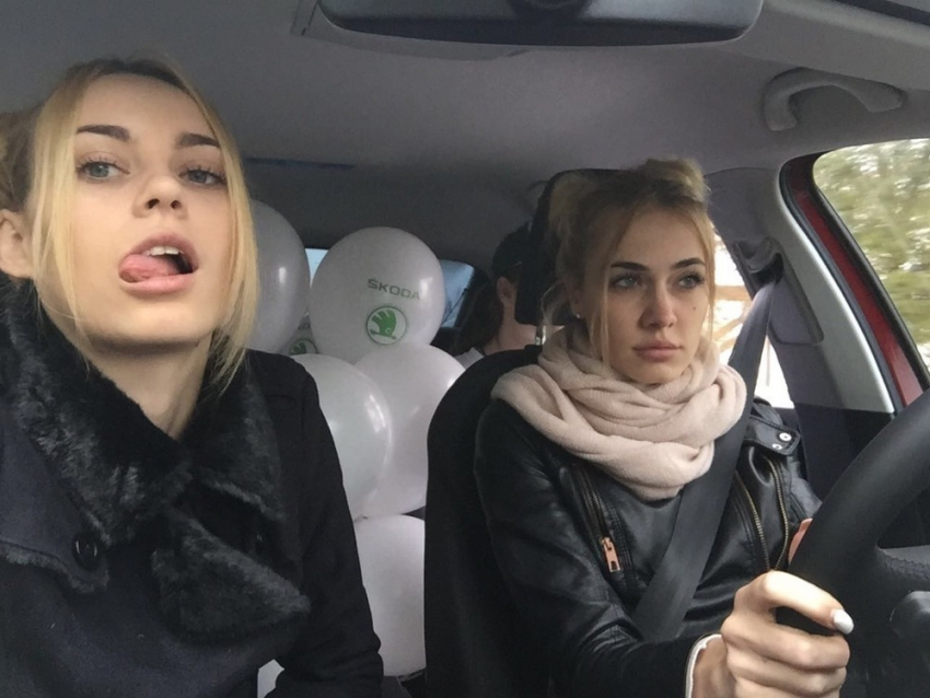 Две блондинки в Волгограде нашкодили на автопробеге SKODA с «Агат Виктория"
