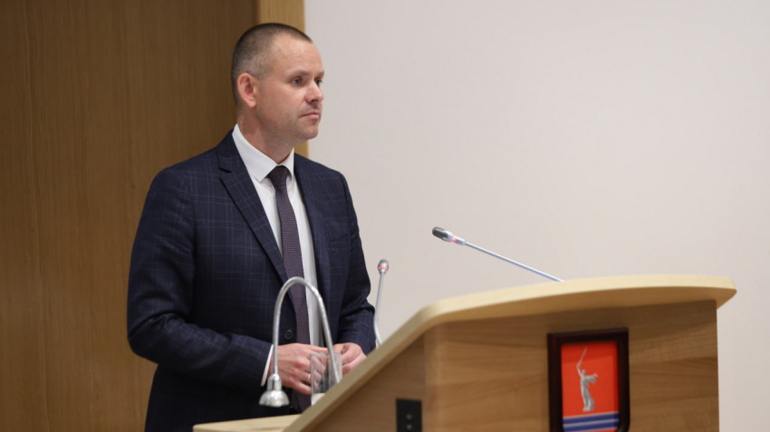 Задержание двух крупных чиновников обсуждают в Волгограде