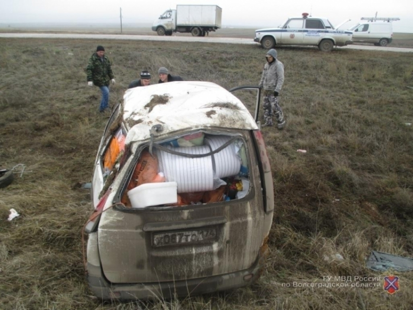 На трассе под Волгоградом житель Челябинска перевернулся на Toyota