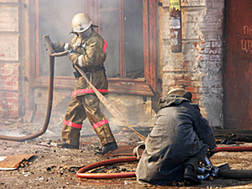 В Краснооктябрьском районе Волгограда из-за пожара эвакуировали 15 человек