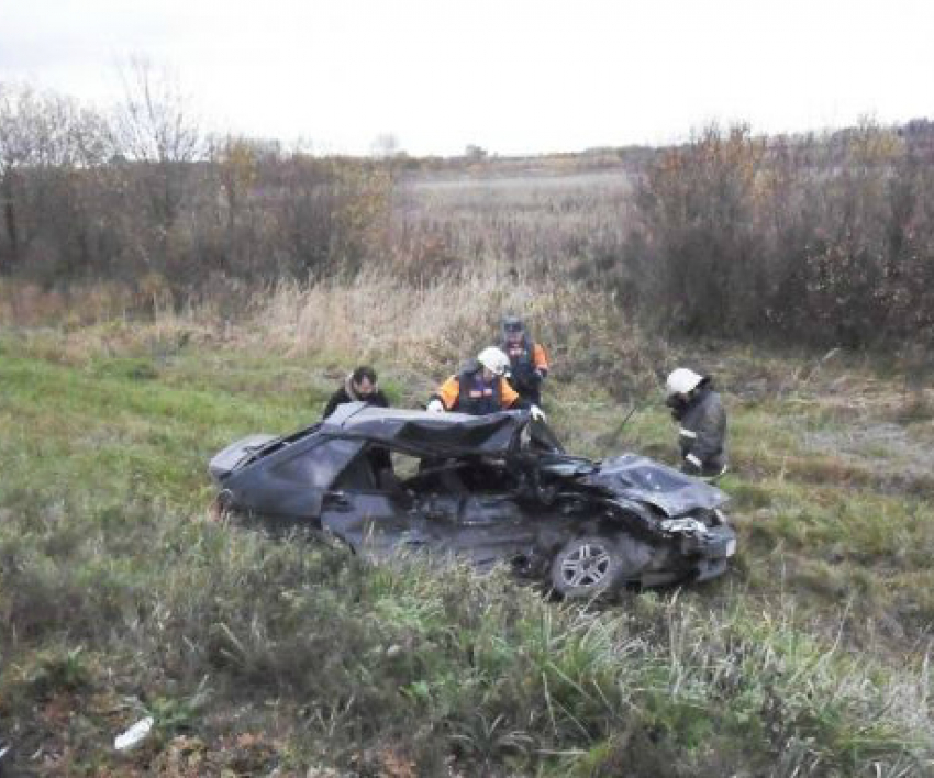 Под Волгоградом в ДТП с микроавтобусом погибли 4 человека