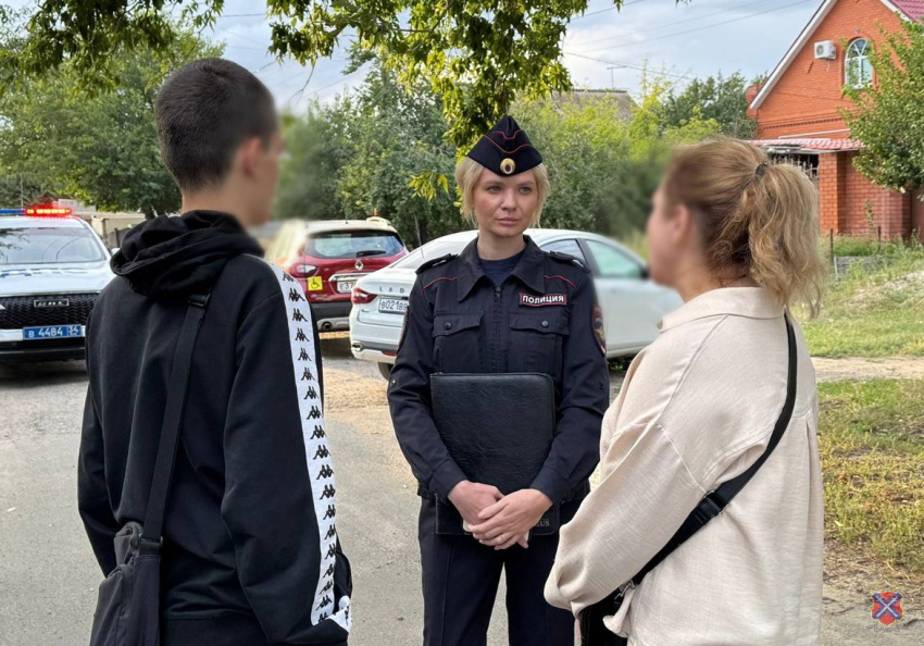 "Дали покататься": 13-летний байкер попал на видео в Волгограда 