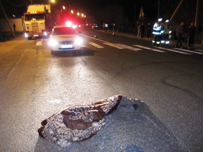 В Волгограде водитель насмерть сбил пешехода и скрылся