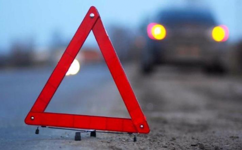 Водитель ВАЗ сбил задним ходом ребенка и женщину в Волгоградской области