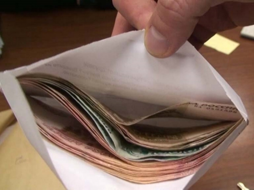 Доцент-взяточник ВолГАСУ получил от студентов 370 тысяч