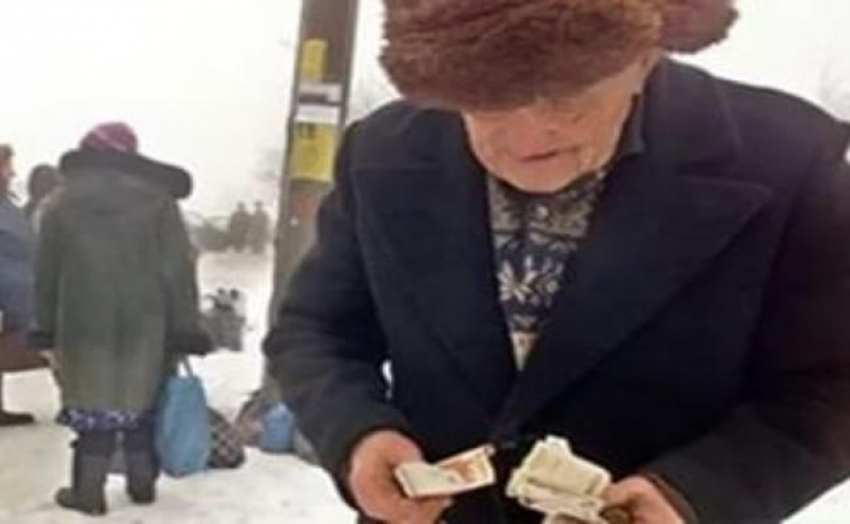 Под Волгоградом 73-летний пенсионер взыскал алименты с дочерей