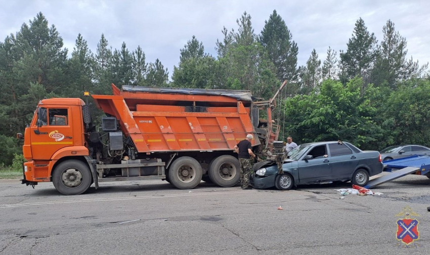 В Волгоградской области 23-летний водитель переехал насмерть дорожного рабочего