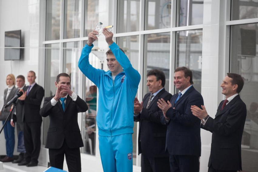 Председатель Госдумы Сергей Нарышкин заплывом открыл новый 50-метровый бассейн в Волгограде 