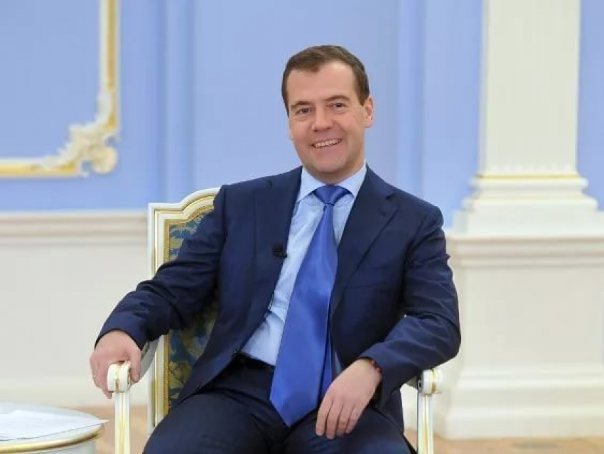 Ровно в 12 часов в Волгоград прилетит Дмитрий Медведев