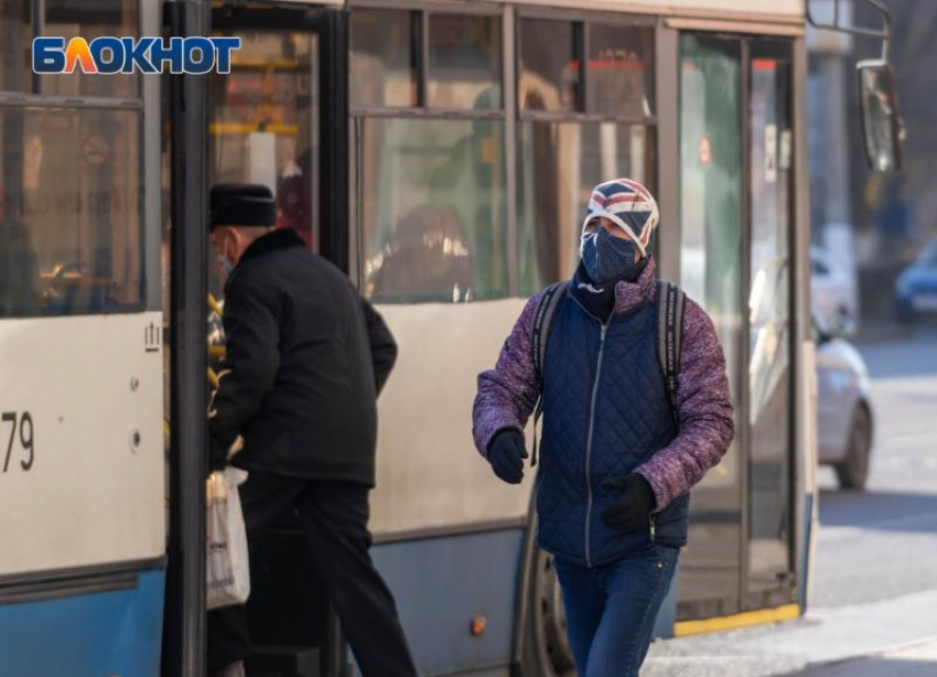  В больницу после поездки в автобусе в Волгограде попала пассажирка
