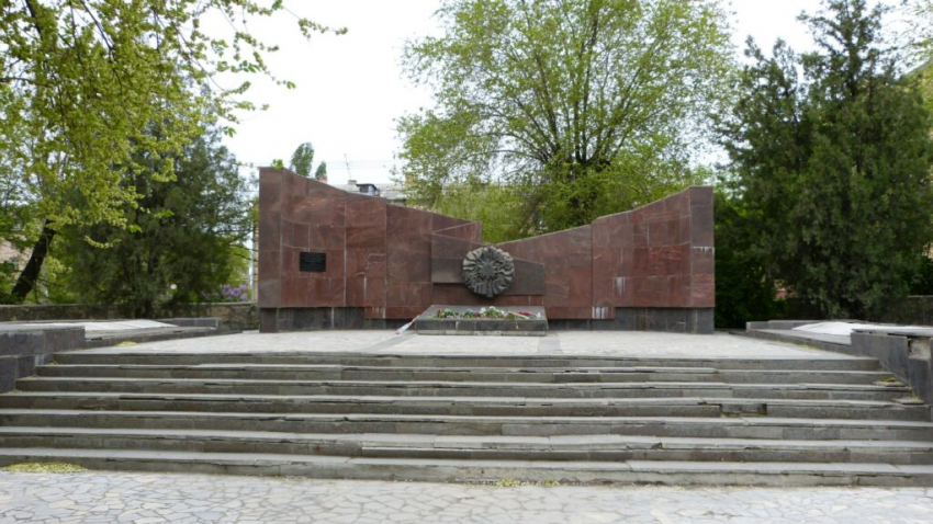 Мэрия Волгограда ищет подрядчика для восстановления памятника за 4 млн рублей
