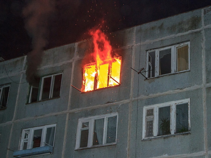 Пожар вспыхнул в пятиэтажке на западе Волгограда