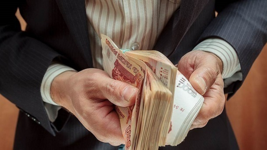 Зарплаты чиновников Волгограда станут ниже с нового года