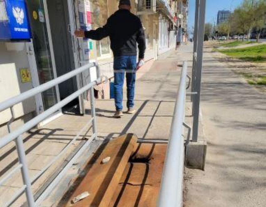 Упавшая на пандусе «Почты России» волгоградка отсудила более 300 тысяч 