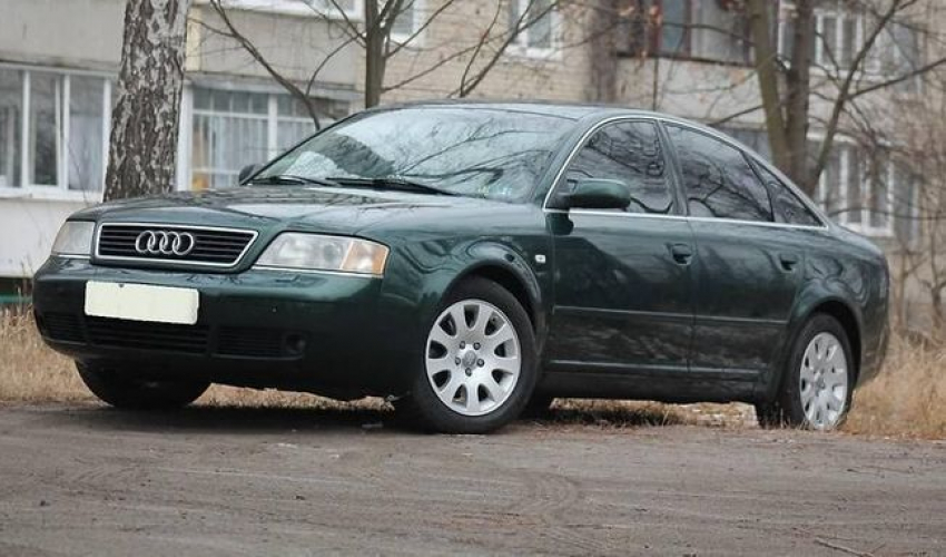 Автомобили чиновников Волгоградской области публично распродали