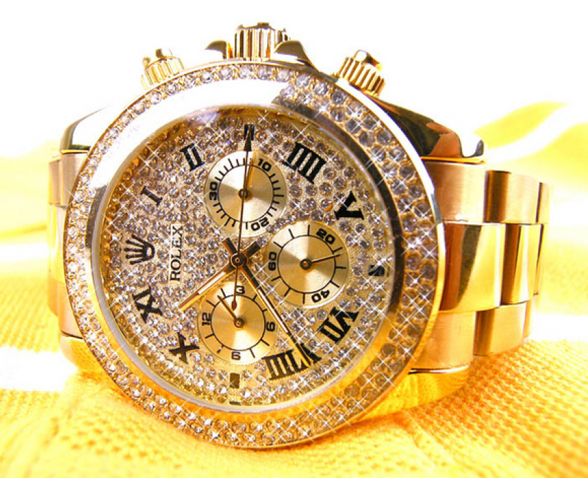 В Волгограде из квартиры похищены часы за 100 тысяч рублей