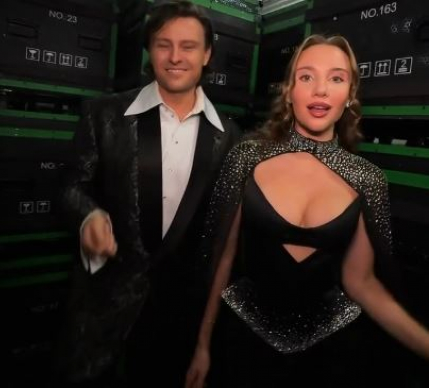 «Два хита подряд»: дуэтом с Мией Бойка спел Прохор Шаляпин