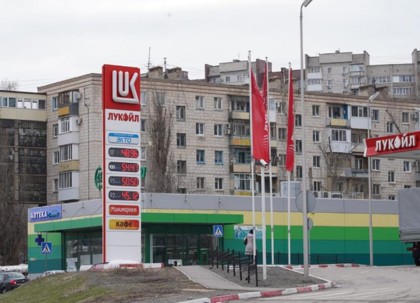 Бензин резко вырос в цене в Волгограде за одну ночь