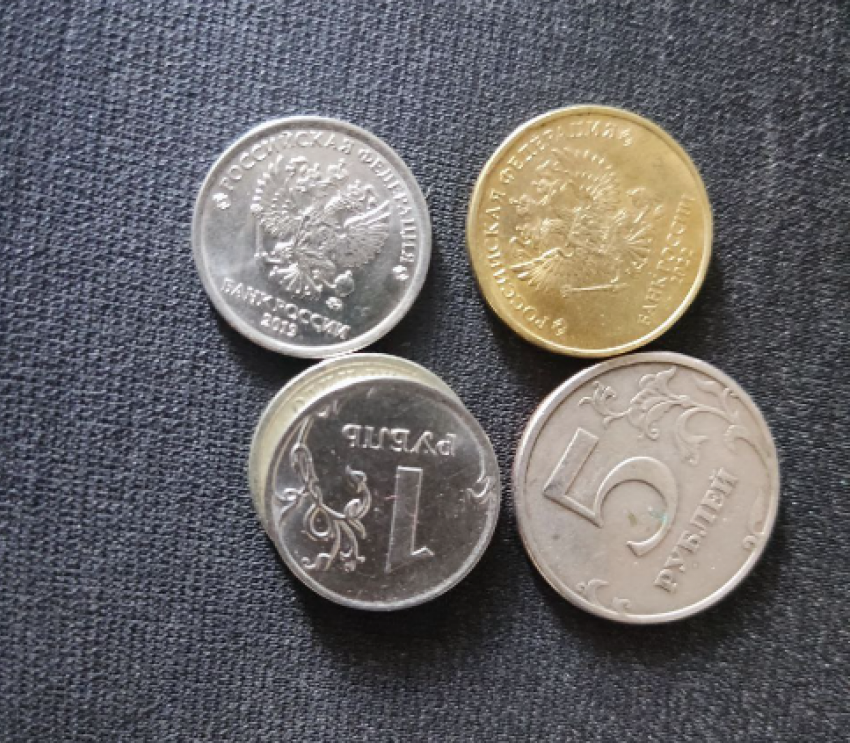 Волгоградские врачи спасли жизнь проглотившей монету малышке