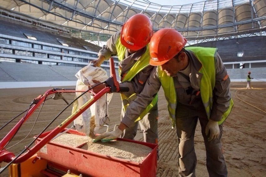 750 кг семян высадили на строящемся стадионе «Волгоград Арена"