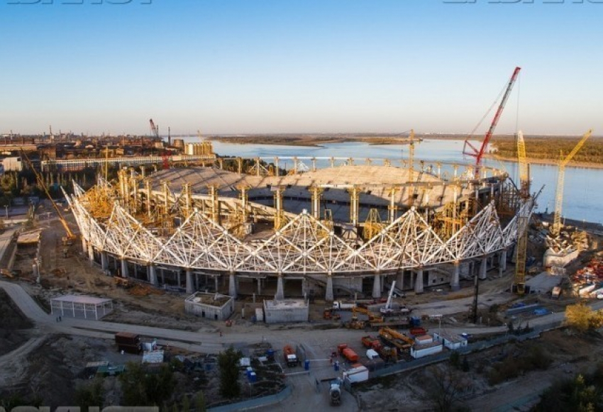 Строители стадиона в Волгограде вынуждены через трудинспекцию «выбивать» свои зарплаты