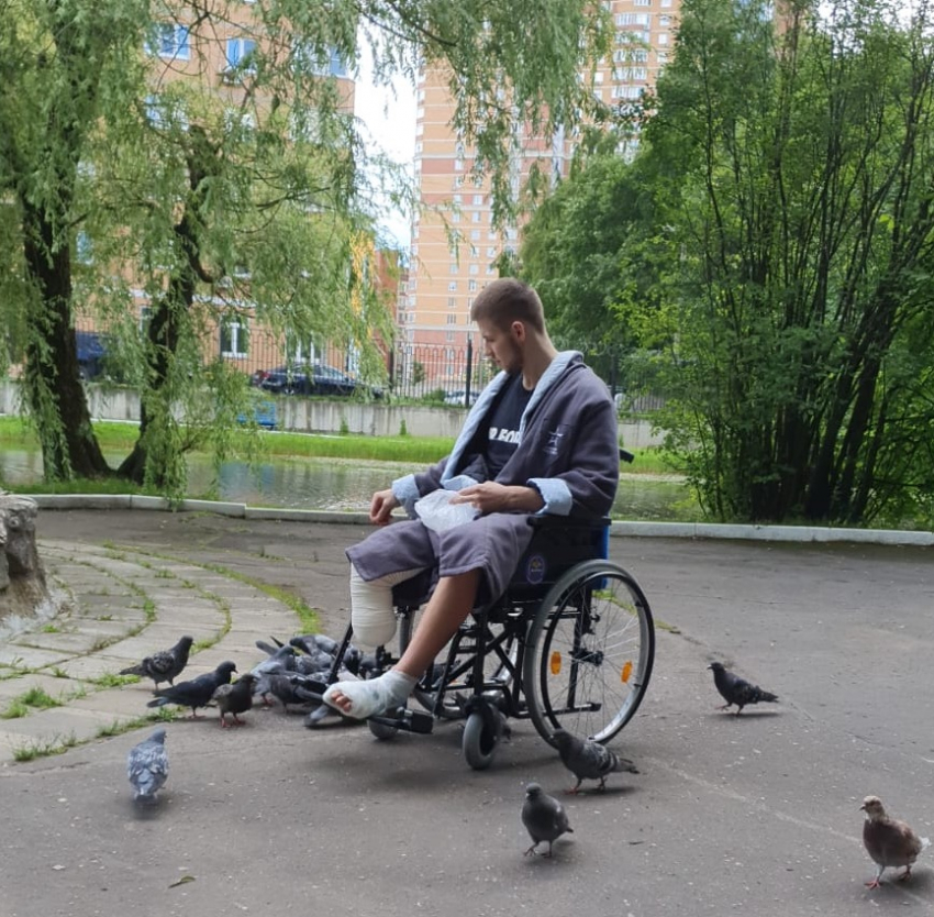 "Награда никак не дойдет": в Подмосковье два месяца лечится 22-летний волгоградец после ранения на Украине