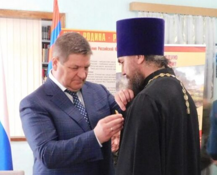 Волгоградский военный священник получил награду от минобороны РФ