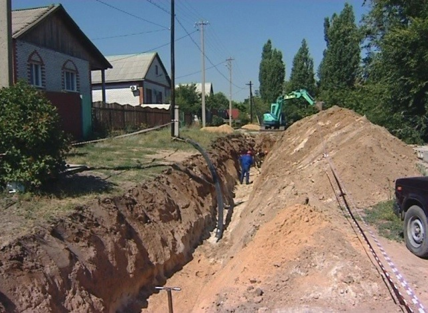 Вода в дома жителей поселка ВПЭЛС в Ворошиловском районе поступит не раньше осени 
