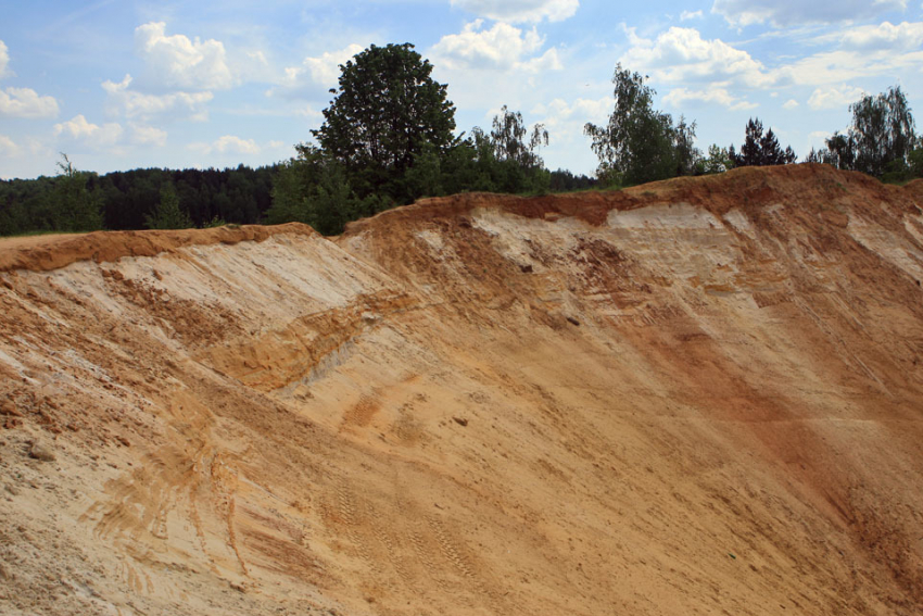 В карьере Котово 12-летний мальчик погиб под тоннами песка