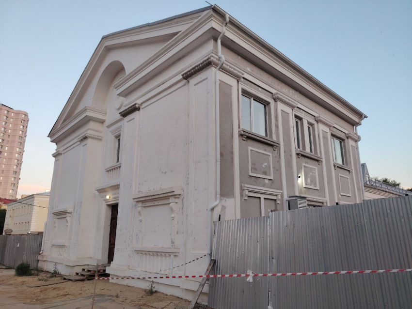Райское место под кабинеты чиновников без шума готовят в центре Волгограда