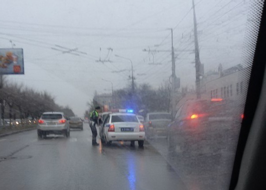 В Волгограде лихач сбил школьника на пешеходном переходе 