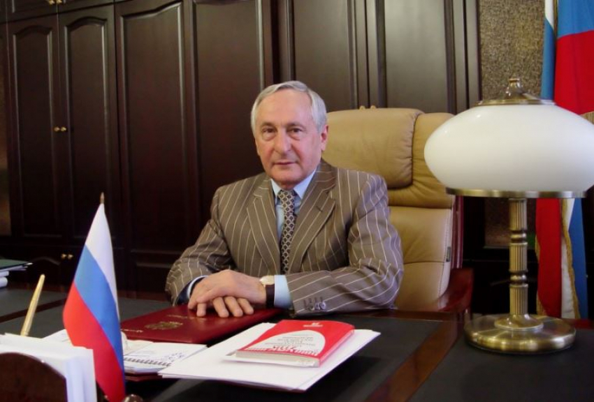 Волгоградский суд изъял имущество экс-председателя Верховного суда Адыгеи