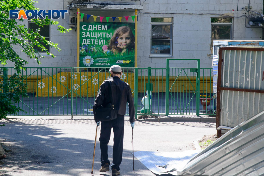 Это издевательство: продленный запрет на работу маршруток и детских садов вызвал массовое негодование в Волгограде