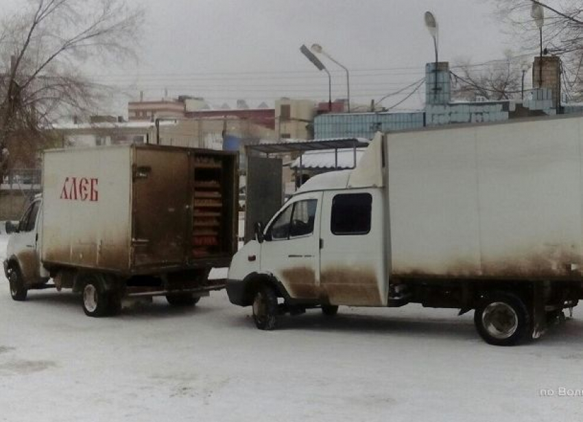 Водитель фургона протаранил «Газель» и сбил волгоградца на хлебозаводе 