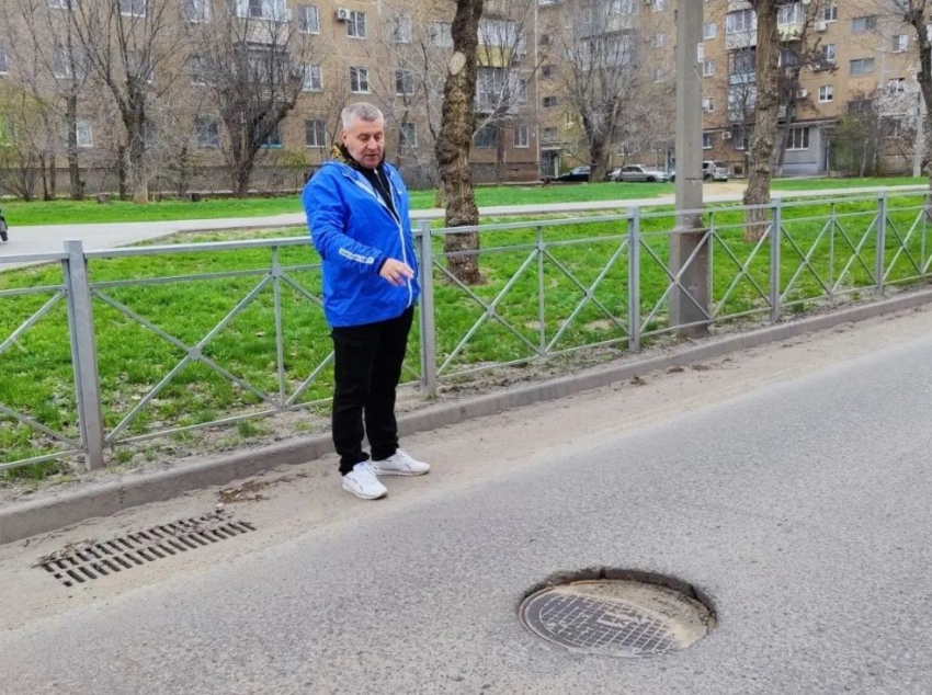 Поиском ям и выбоин на дорогах показательно занялись перед выборами волгоградские единороссы