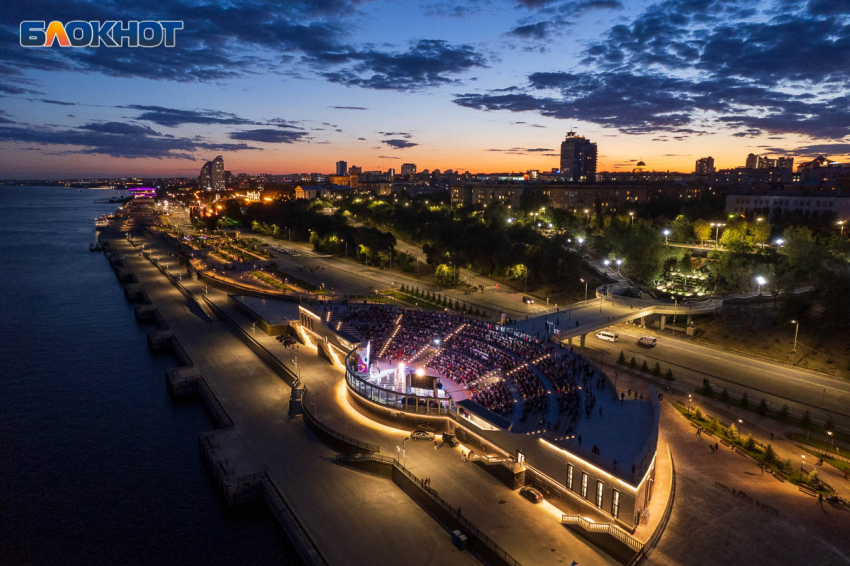 Чиновники разрешили отметить конец лета в Волгограде дискотекой за 22 млн рублей 