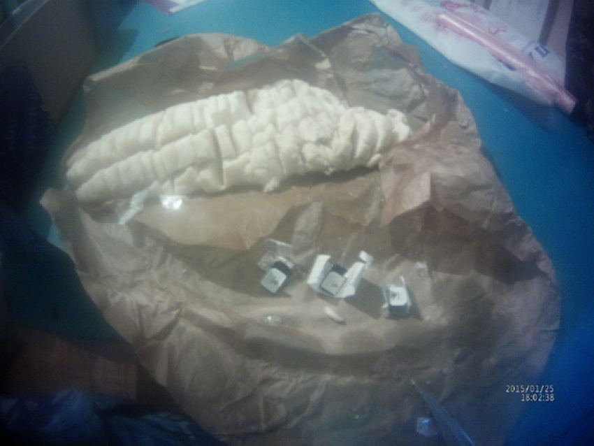 Жительница Чечни пронесла волгоградскому заключенному сало с сим-картами